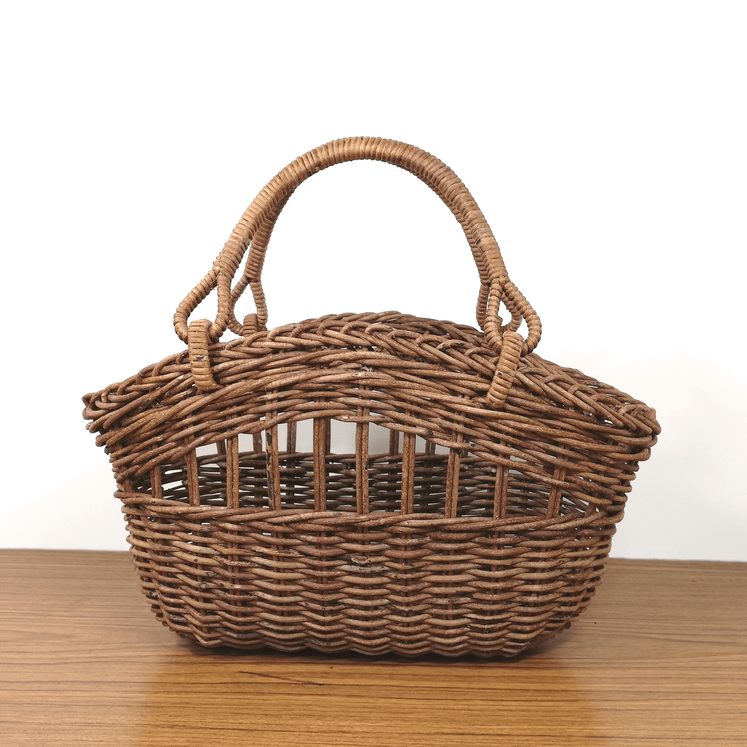 Itten-akebi-kagobaggu-namiami-