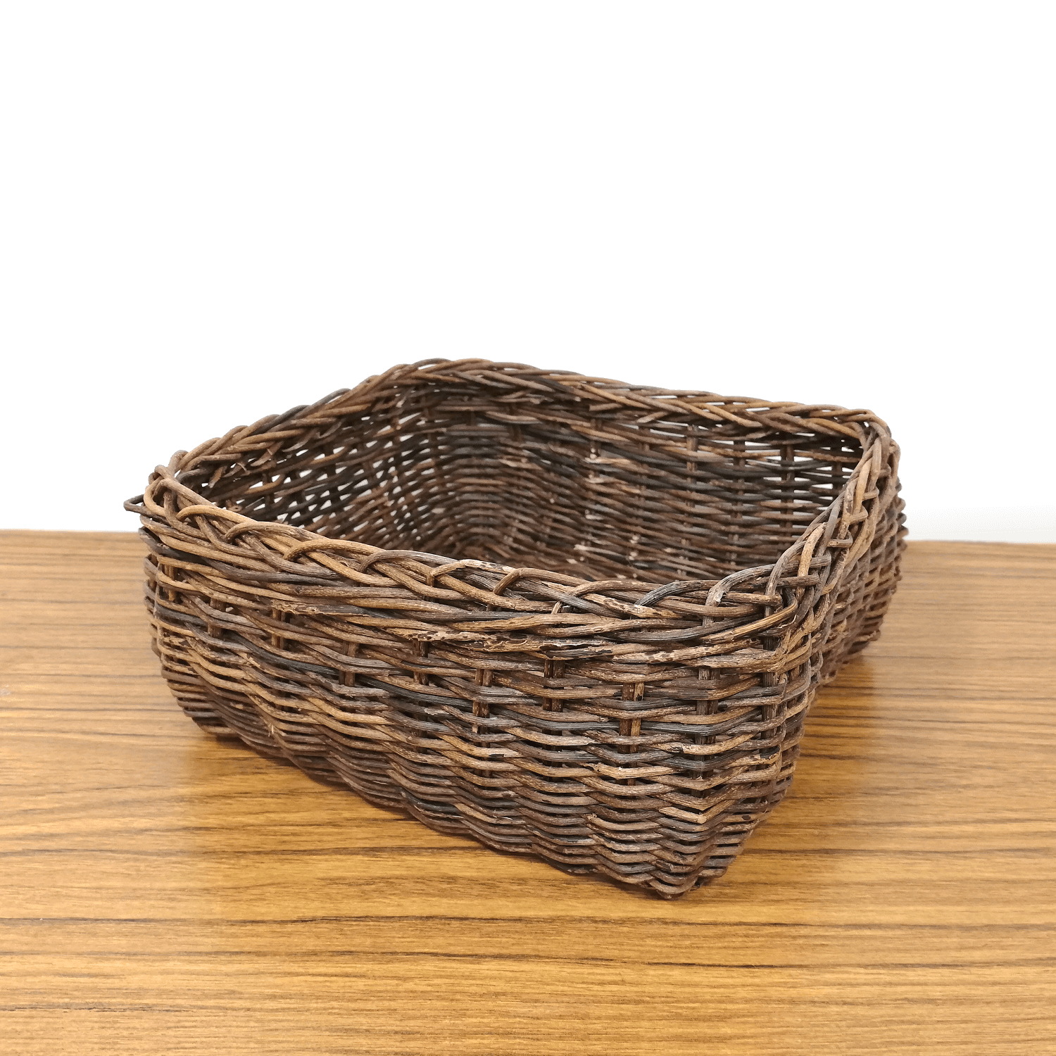 割引｜あけびかご｜バスケット｜並編み｜正方形底｜胴張り｜黒あけび