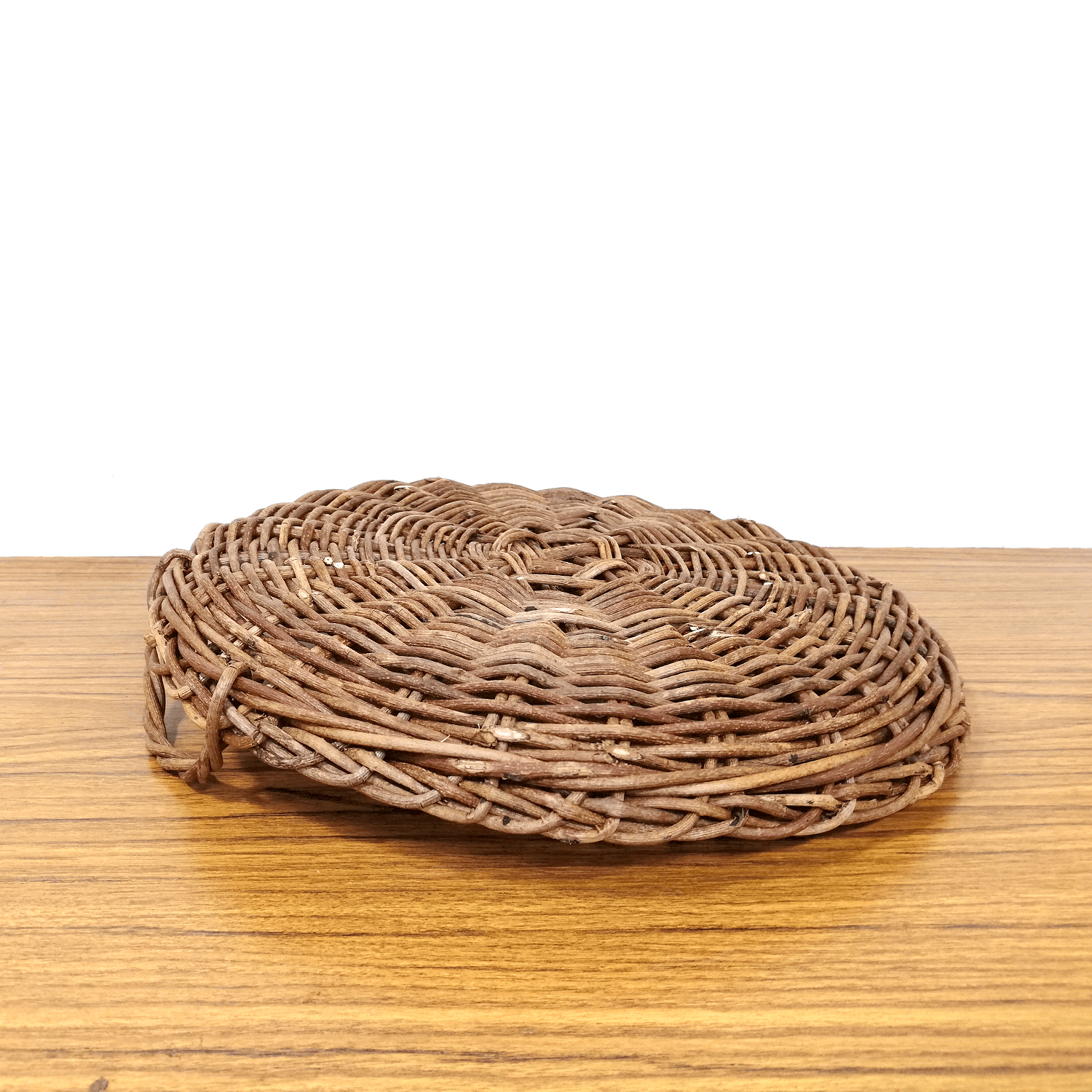 あけび蔓と 籐の乱れ編みによる ナチュラル トレイ〈器〉 一点物｜あけび蔓細工｜丸皿・トレイ｜おぼん｜飾り台｜中サイズ｜円型